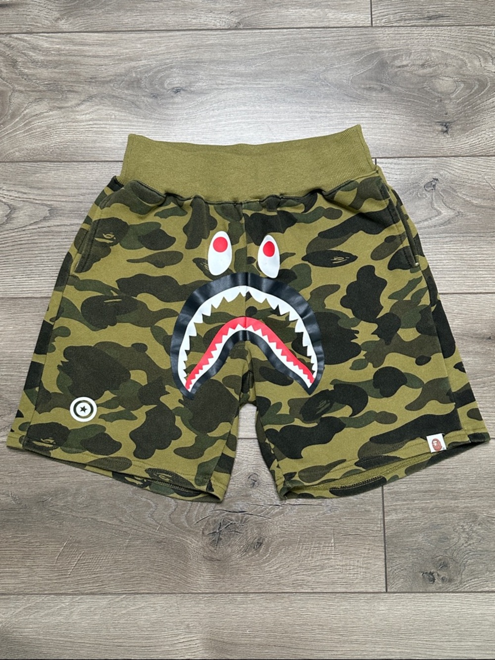 A Bathing Ape BAPE Camo Shark Graphic Sweat Shorts Green Size Medium